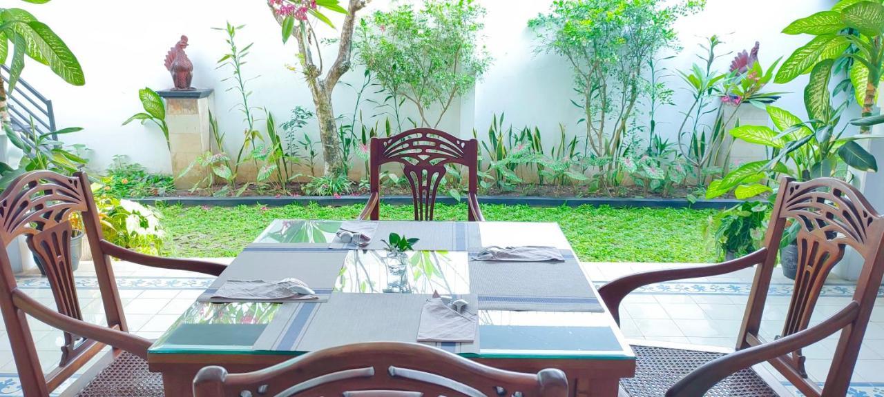 Hotel Griya Asih à Yogyakarta Extérieur photo
