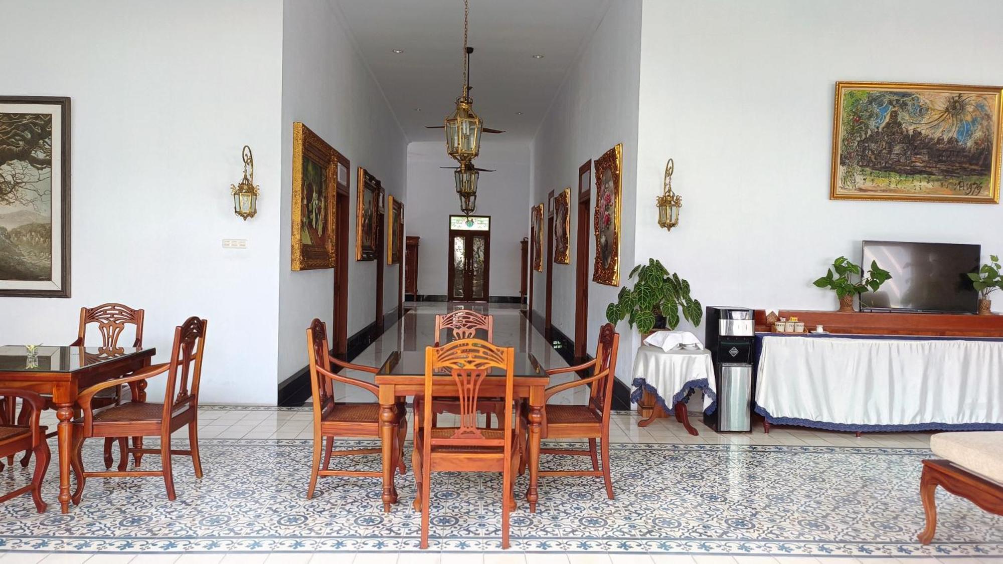 Hotel Griya Asih à Yogyakarta Extérieur photo