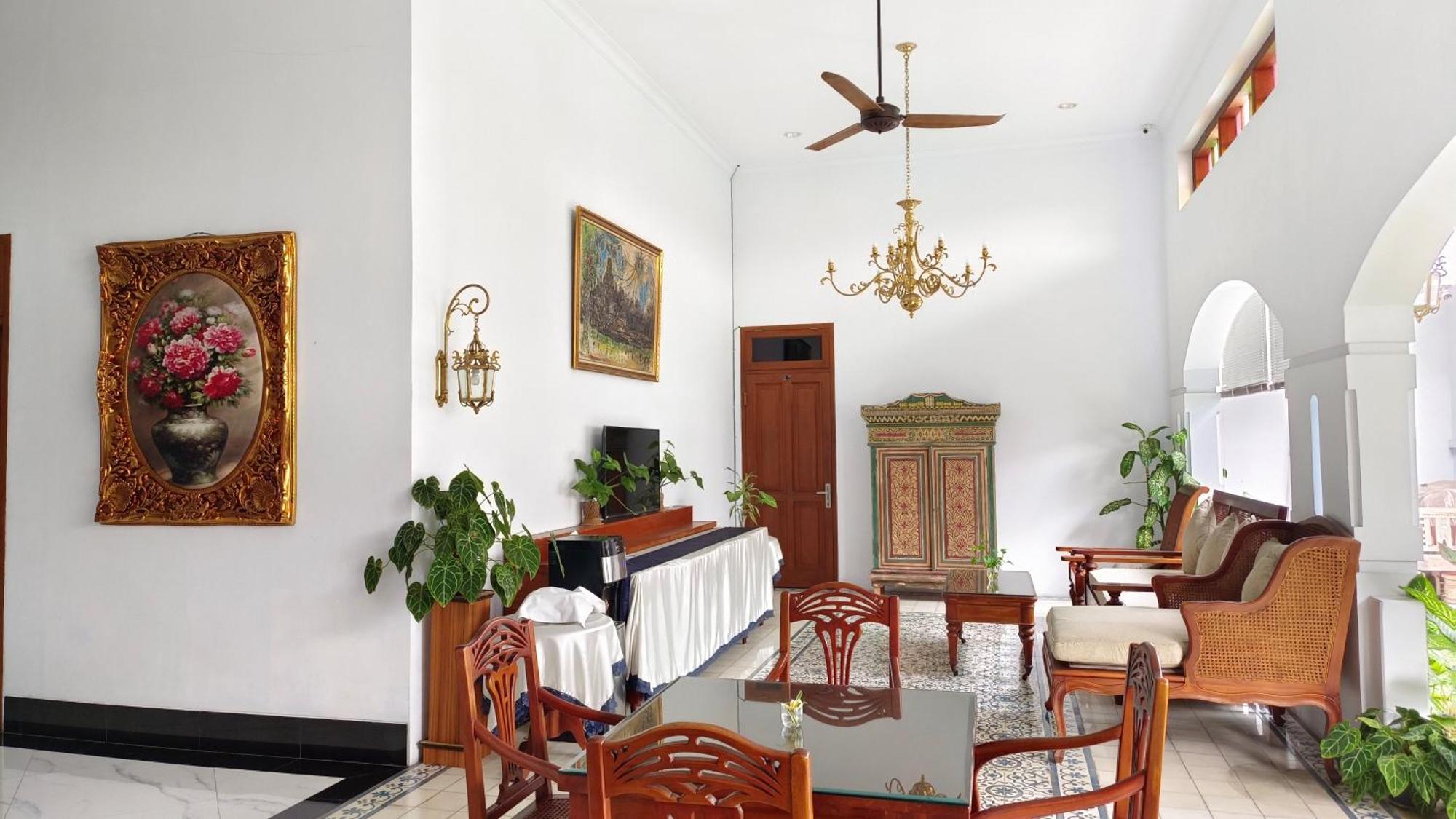 Hotel Griya Asih à Yogyakarta Extérieur photo