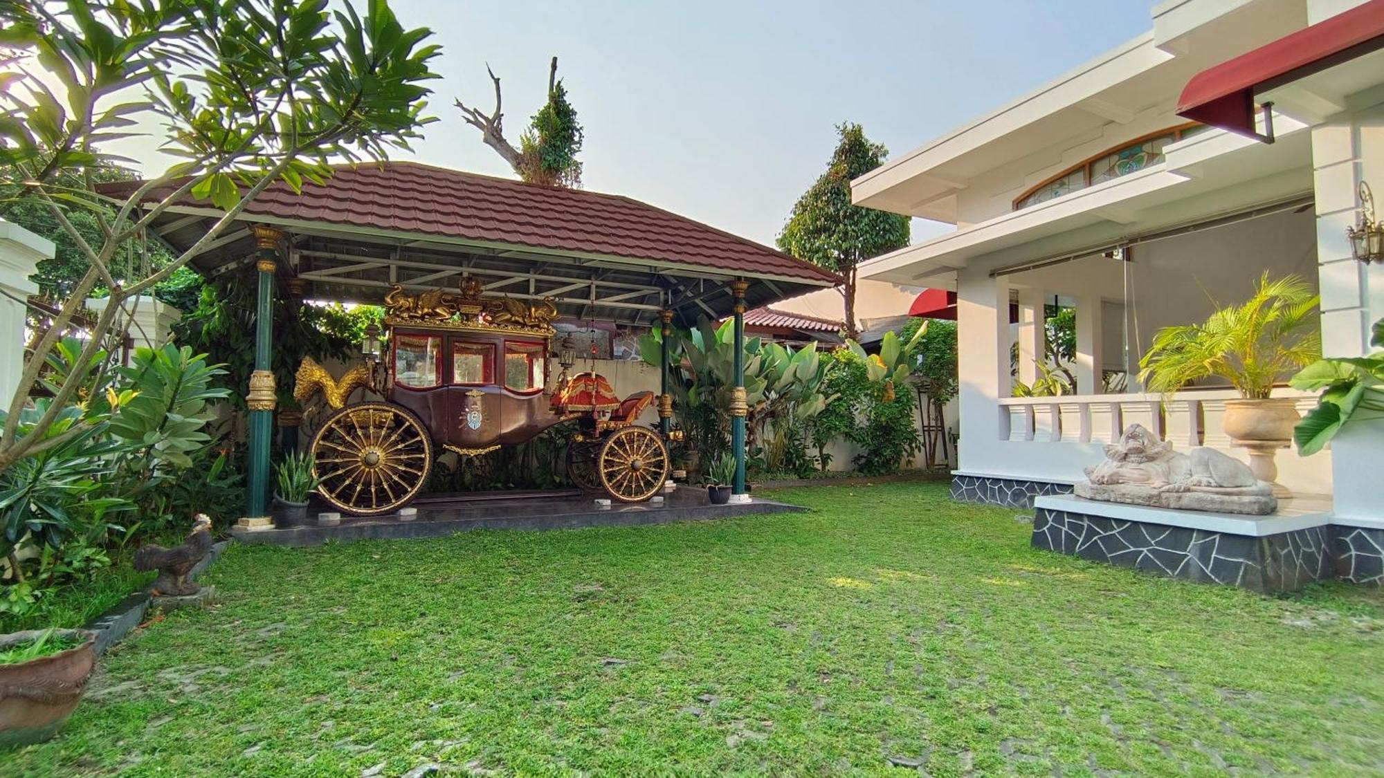 Hotel Griya Asih à Yogyakarta Extérieur photo